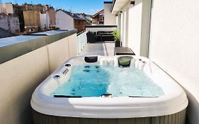 Diamond Luxury Apartment